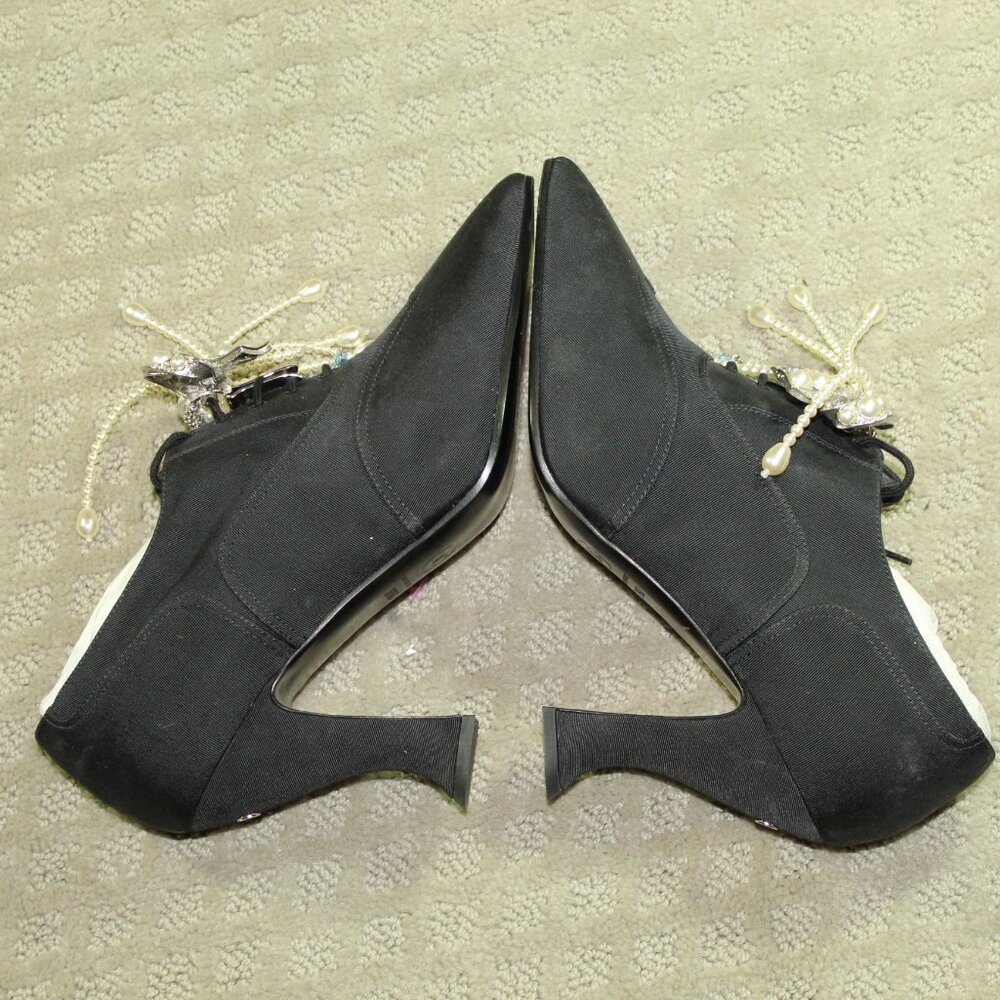 CHANEL NEW Pre-Fall 18A BLACK CC PEARL JEWELED BOW BOOTIES SHOES EU 37.5C / 6.5 - Picture 6 of 10
